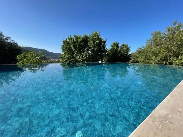 Bezirgan Kalkan Вилла
