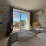 Bezirgan Kalkan Villa *
